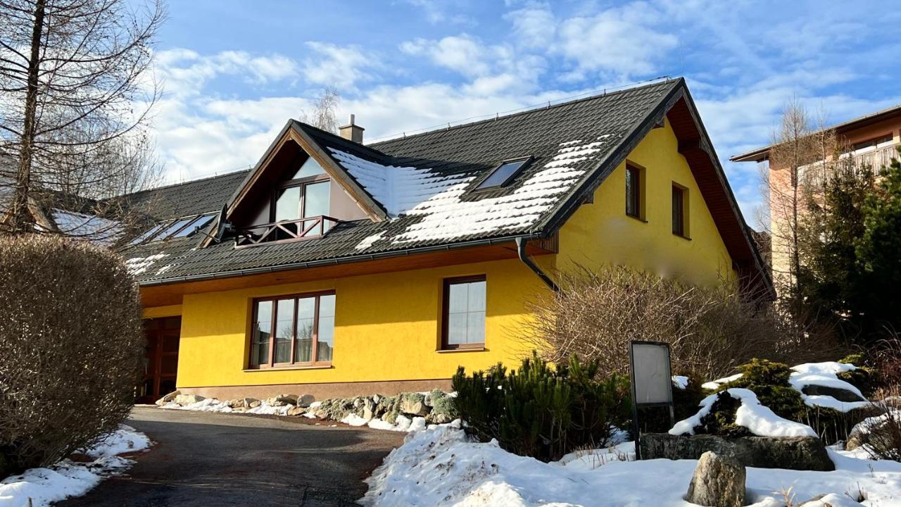 Snezienkad Vysoké Tatry Esterno foto