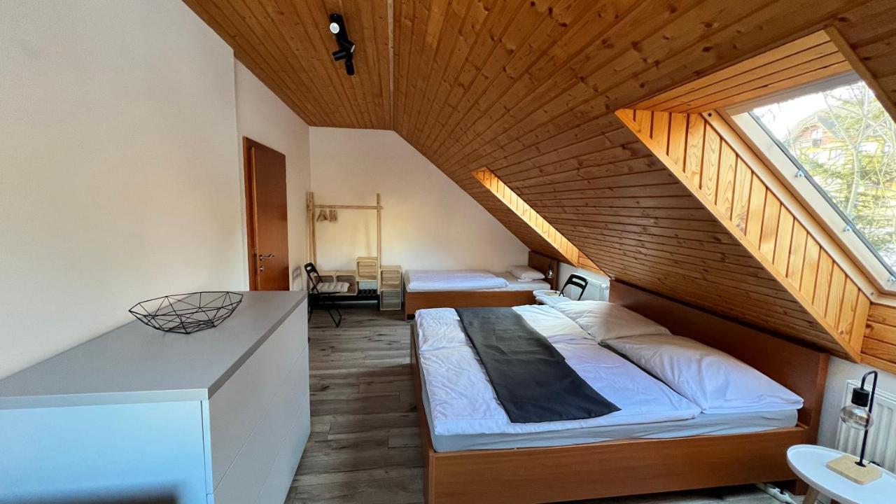 Snezienkad Vysoké Tatry Esterno foto